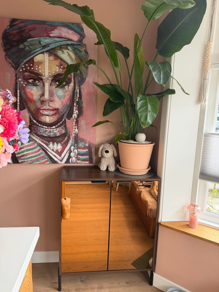 Dressoir met rookglas deuren op pootjes. Nieuwstaat!, Huis en Inrichting, Ophalen, 50 tot 100 cm, 25 tot 50 cm, Met deur(en)