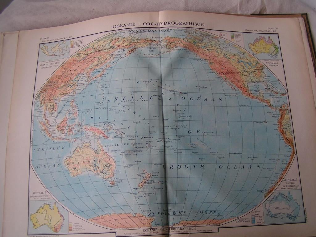 algemene atlas Verzameling Roland uit 1947 nr VV 551, Boeken, Overige atlassen, Verzenden, Zo goed als nieuw, 1800 tot 2000