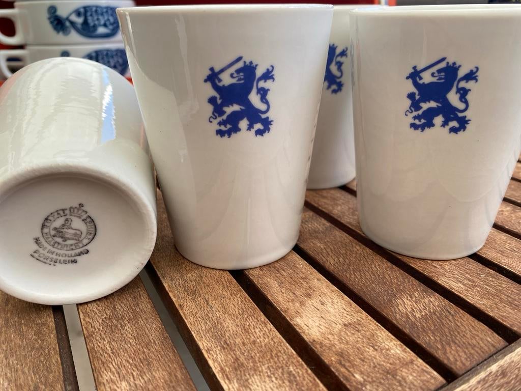 4 Royal Sphinx Maastricht porseleinen mokken met leeuw, Huis en Inrichting, Keuken | Servies, Gebruikt, Ophalen of Verzenden, Overige stijlen