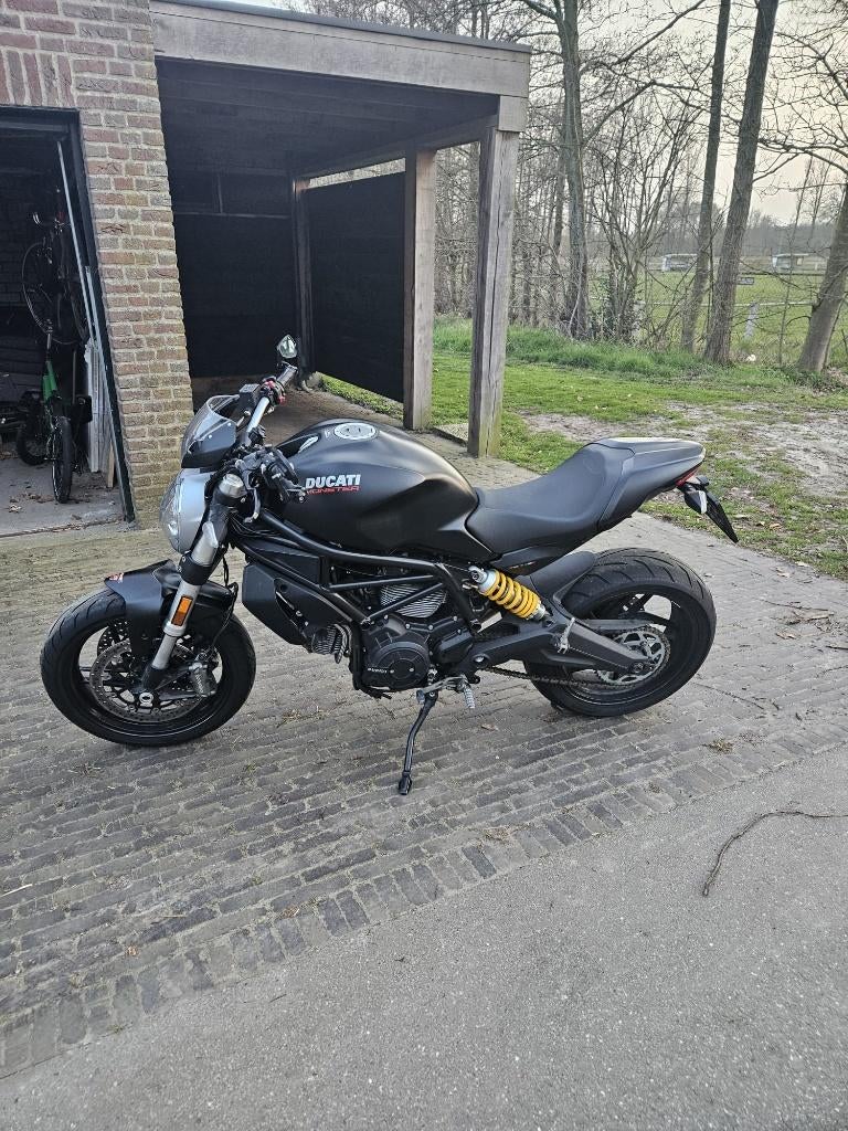 Ducati Monster 797 Black Edition