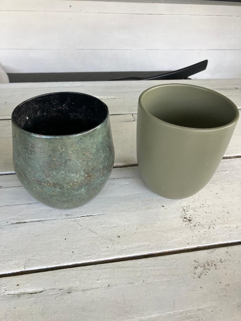 Groene bloempotten metalen en steen voor binnen plantenbak, Aardewerk of Porselein, Ophalen of Verzenden, Zo goed als nieuw, Minder dan 50 cm