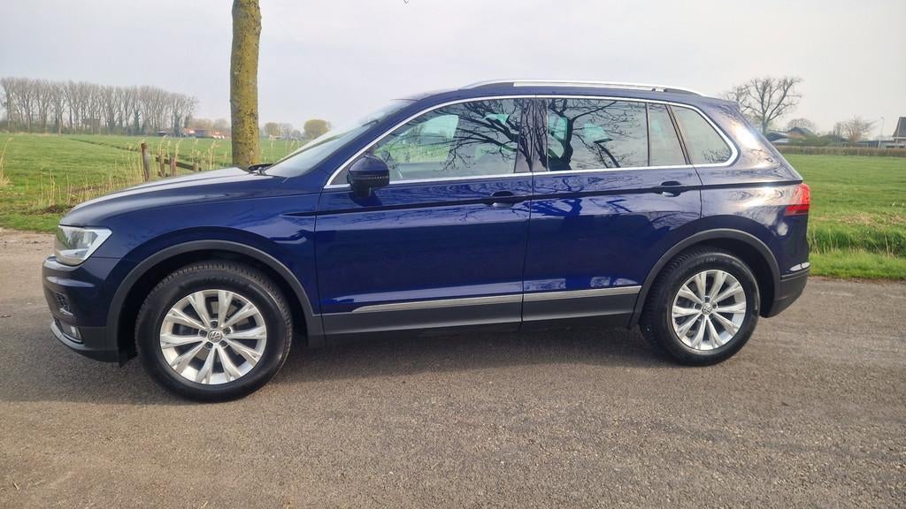 Volkswagen Tiguan 1.5 TSI Comfortline Business, 1e eigenaar!, Euro 6, 4 cilinders, Blauw, Origineel Nederlands