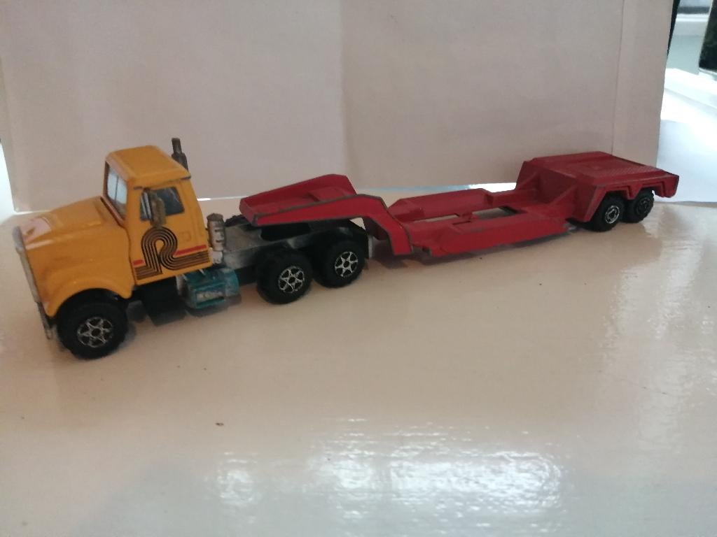 Majorette vrachtwagen 1/60 dieplader, Ophalen of Verzenden, Gebruikt, Bus of Vrachtwagen