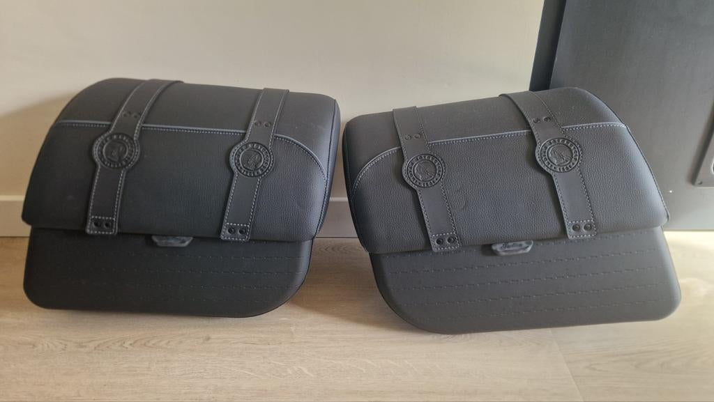 Indian Scout 2025 zadeltassen, Ophalen