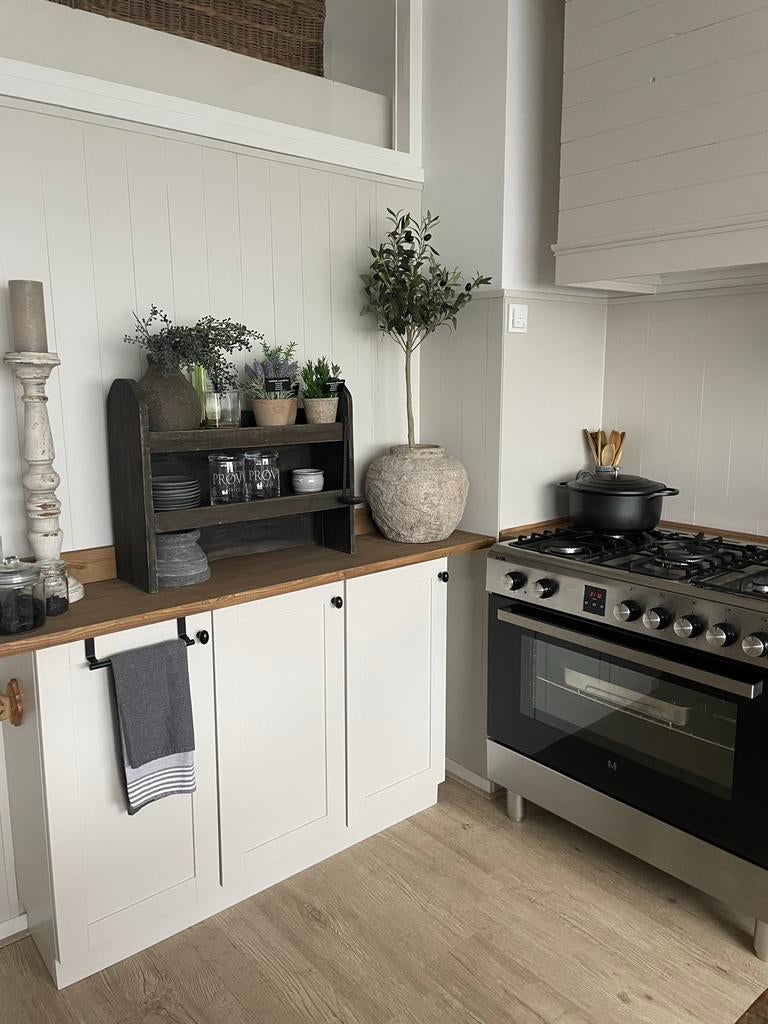 Stoer en sober dubbele planken kastje, Ophalen, Zo goed als nieuw