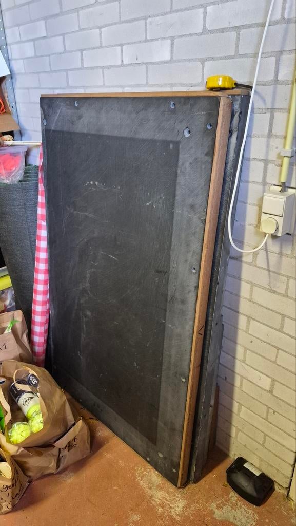 Gratis. 2 leistenen platen. Was een biljarttafel., Ophalen