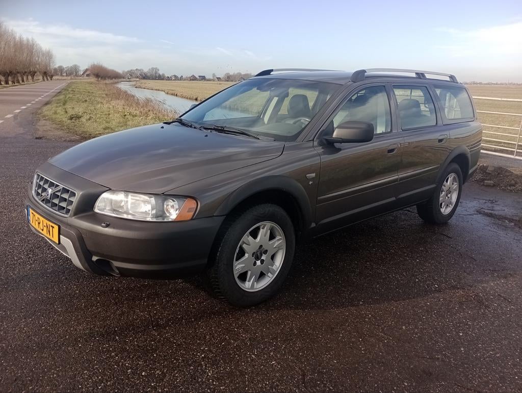 Nette Volvo XC70 2.5T - 2005, Auto's, Volvo, Particulier, XC70, Benzine, Automaat, Zwart, Leder, Ophalen