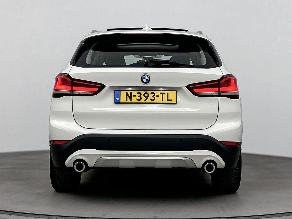 BMW X1 sDrive20i Business Edition Plus 178PK | Automaat | Sc, 1998 cc, 4 cilinders, Leder en Stof, Wit