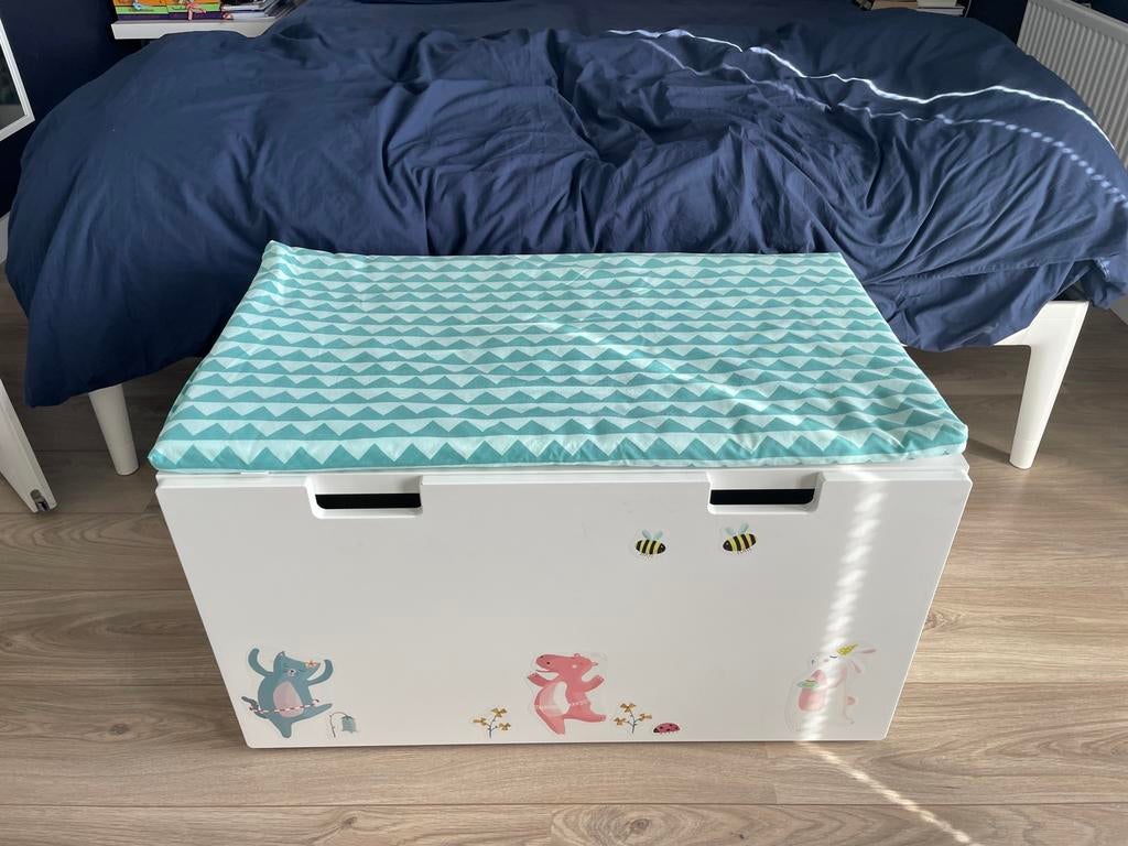 Ikea Smastad speelgoedkist met bank en kussen, Ophalen, Overige materialen, 100 tot 150 cm, Zo goed als nieuw