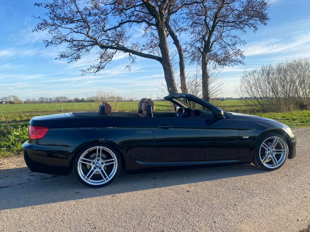 BMW 3-Serie 320i 170pk Aut. 2013 Zwart met M sportpakket, Automaat, Achterwielaandrijving, 1995 cc, 4 cilinders