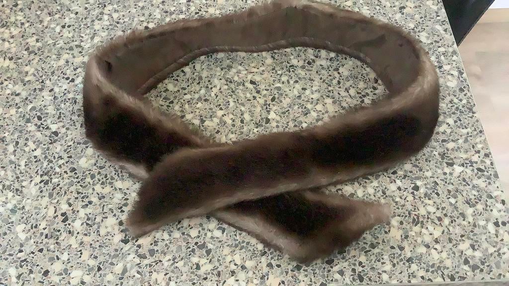 I.g.st Vintage damessjaal van nerts bont 110 x7,5 cm, Ophalen, Zo goed als nieuw, Maat 42/44 (L), Sjaal