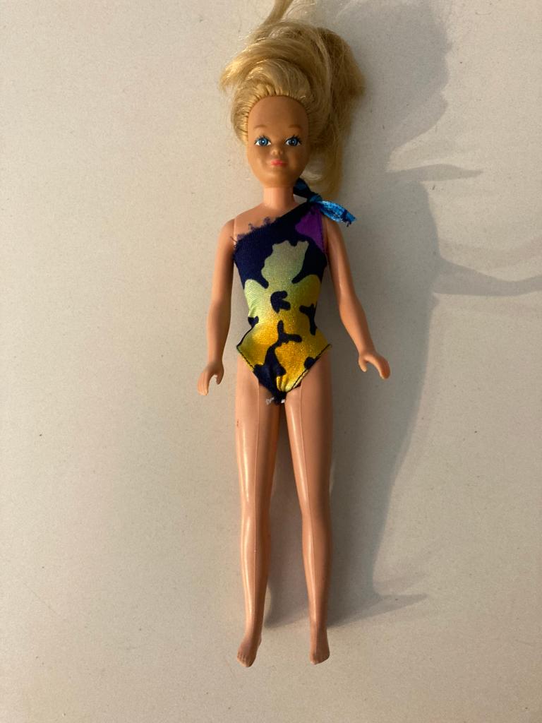 Mattel skipper hawaï beach tropical jaren 80 in nette staat!, Ophalen of Verzenden, Zo goed als nieuw, Pop