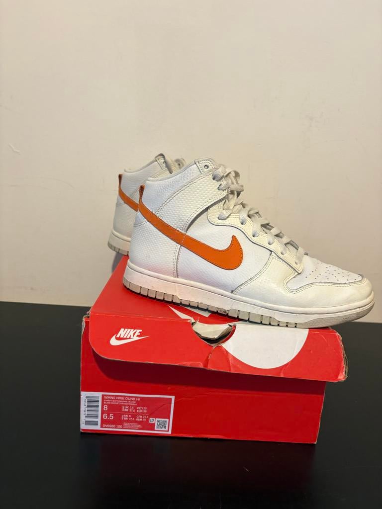 Nike Dunk High wit oranje maat 39, Wit, Ophalen of Verzenden, Sneakers of Gympen, Gedragen