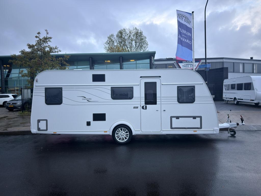 Tabbert Cazadora 550 DMK Uniek! 3-stapelbed 7persoons, Schokbreker, Tabbert, Bedrijf, Treinzit