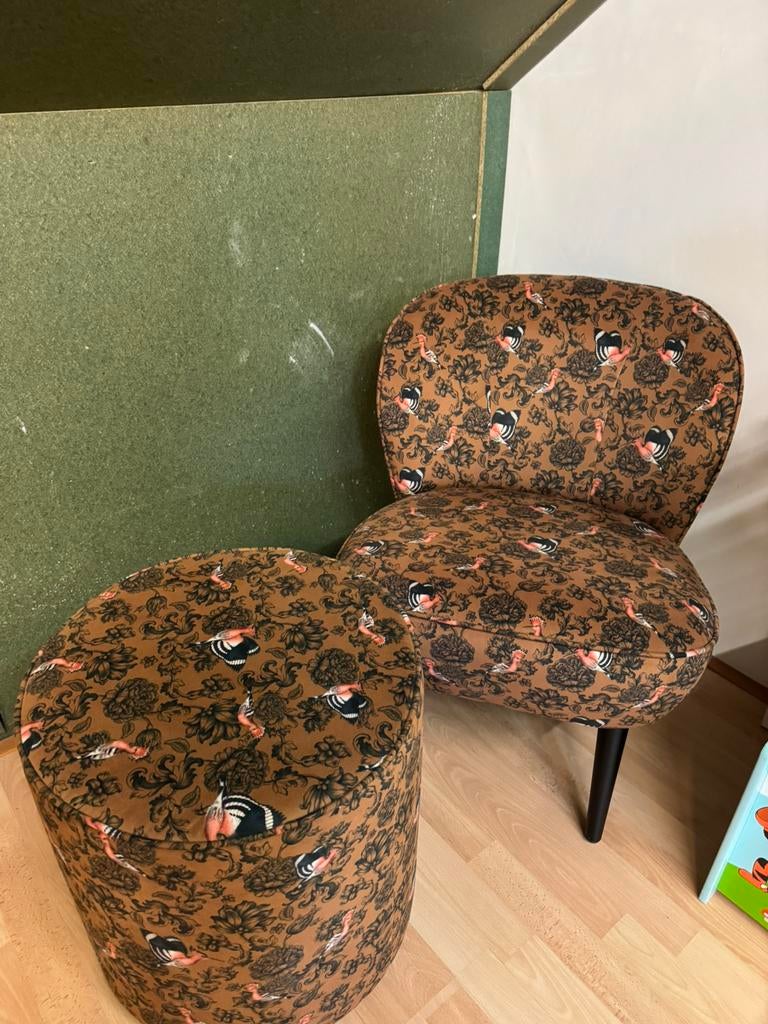 Leuke fauteuil met bijpassende poef, Huis en Inrichting, Banken | Voetenbanken en Poefen, Ophalen, Zo goed als nieuw, Rond, 50 tot 75 cm