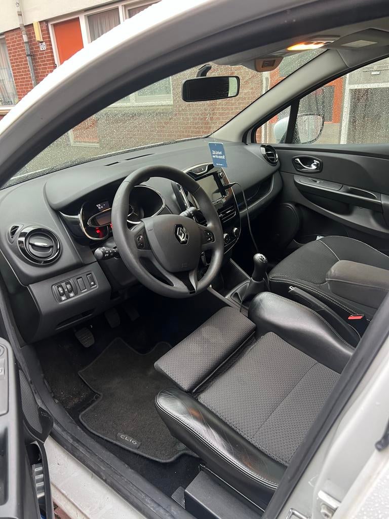 Renault Clio 0.9 TCE 66KW 5-DRS 2014 Wit, Auto's, Renault, Voorwielaandrijving, 898 cc, 40 €/maand, 540 kg