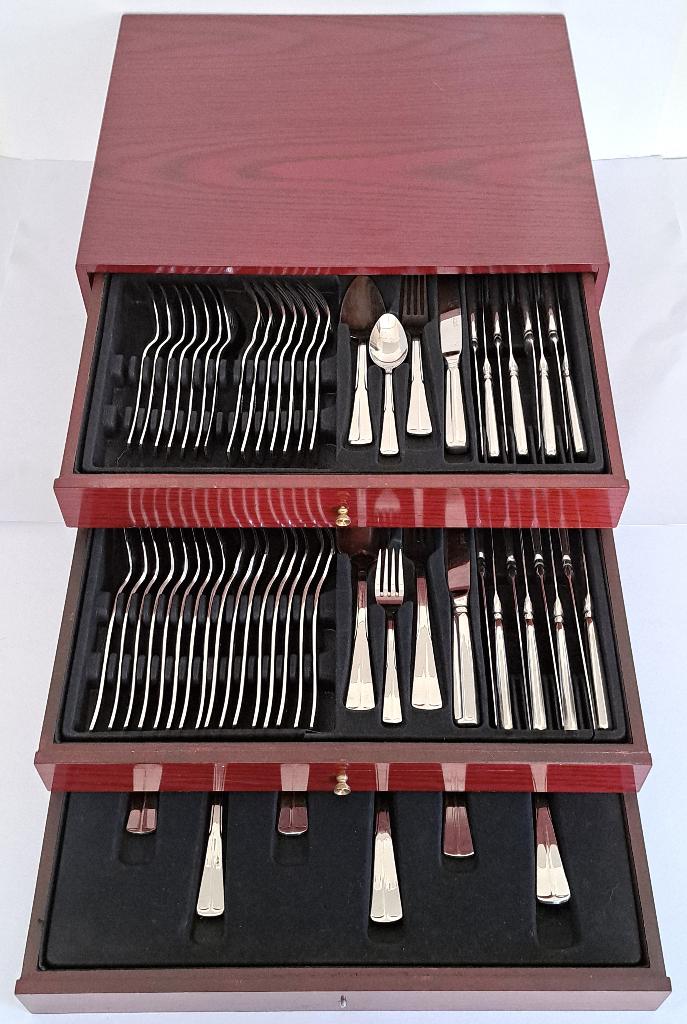 Bestekcassette Haags Lofje 85-delig - Sola 18/10, Ophalen of Verzenden, Zo goed als nieuw, Rvs of Chroom, Vaatwasserbestendig