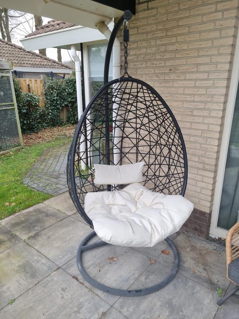 Comfortabele hangstoel / schommelstoel voor buiten, Ophalen of Verzenden, Gebruikt, Metaal