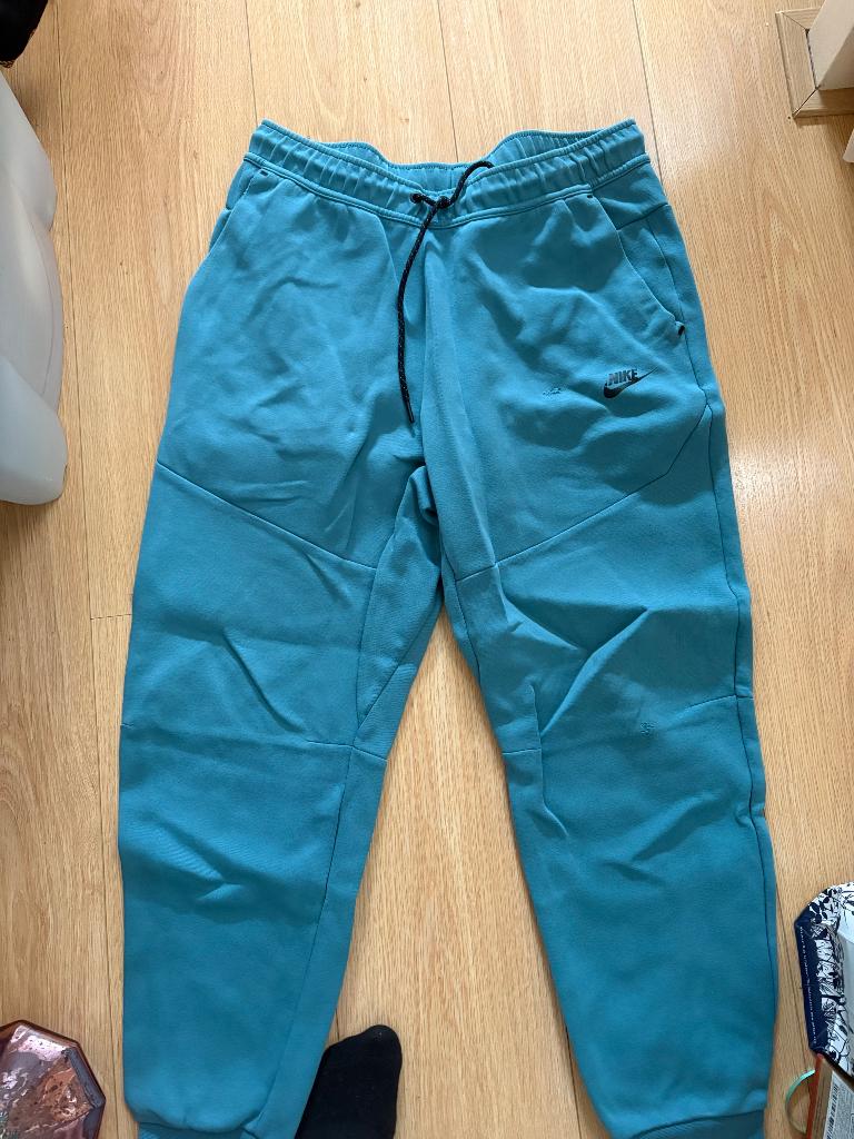 Nike tech trainingspak, Maat 52/54 (L), Ophalen of Verzenden, Gedragen, Groen