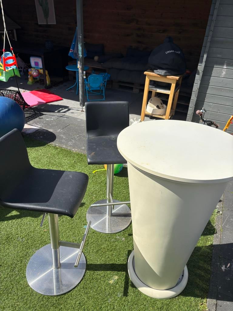 Barset met 2 barkrukken en statafel, Kunststof, Gebruikt, In hoogte verstelbaar, Ophalen of Verzenden