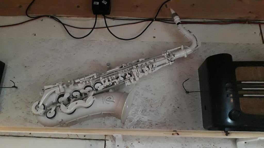 Wie bespeeld er een Sitar, Contacten en Berichten