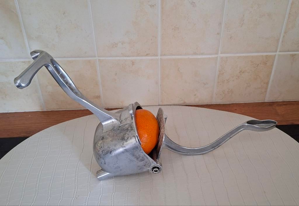 Metalen hand citruspers vintage, Ophalen of Verzenden