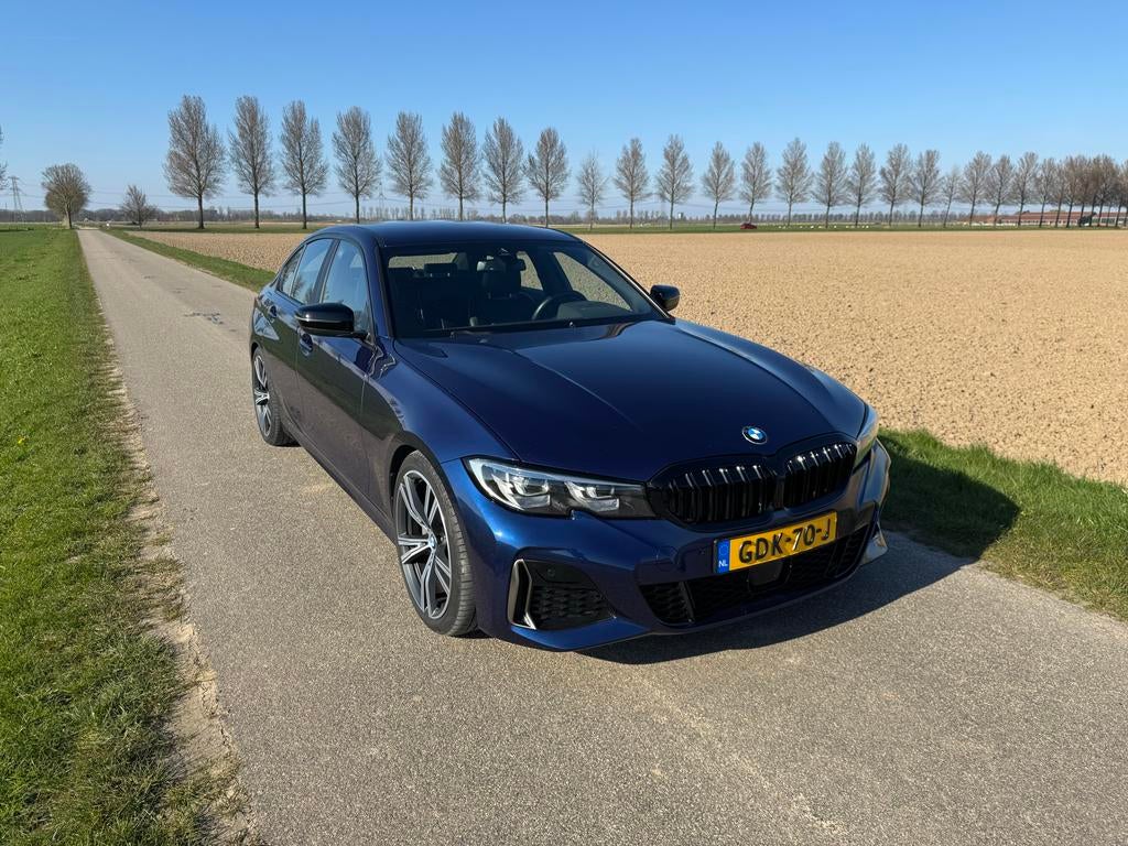 BMW 330e M340i uitgevoerd 441pk 19 inch, Automaat, 1998 cc, Achterwielaandrijving, Blauw