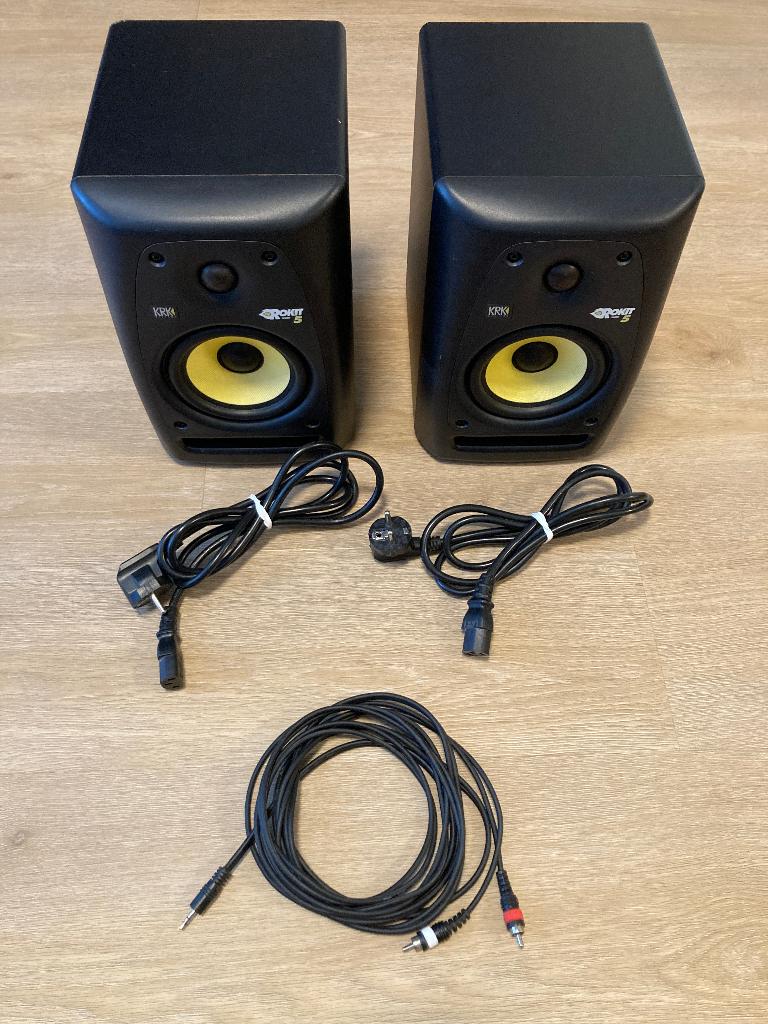 2x KRK Rokit 5 monitoren incl. kabels, Gebruikt, 120 watt of meer, Front, Rear of Stereo speakers, Ophalen