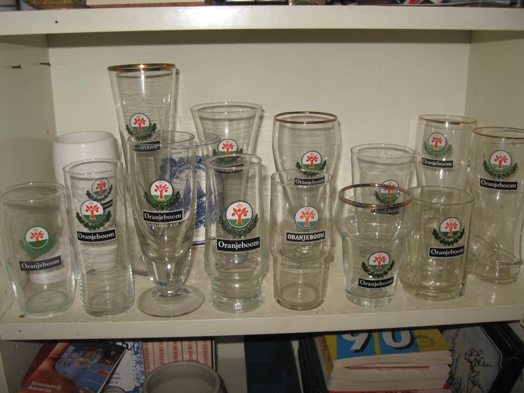 Kleine verzameling Oranjeboom 3 laarzen 2 pullen & glazen, Verzamelen, Biermerken, Ophalen of Verzenden, Zo goed als nieuw, Glas of Glazen