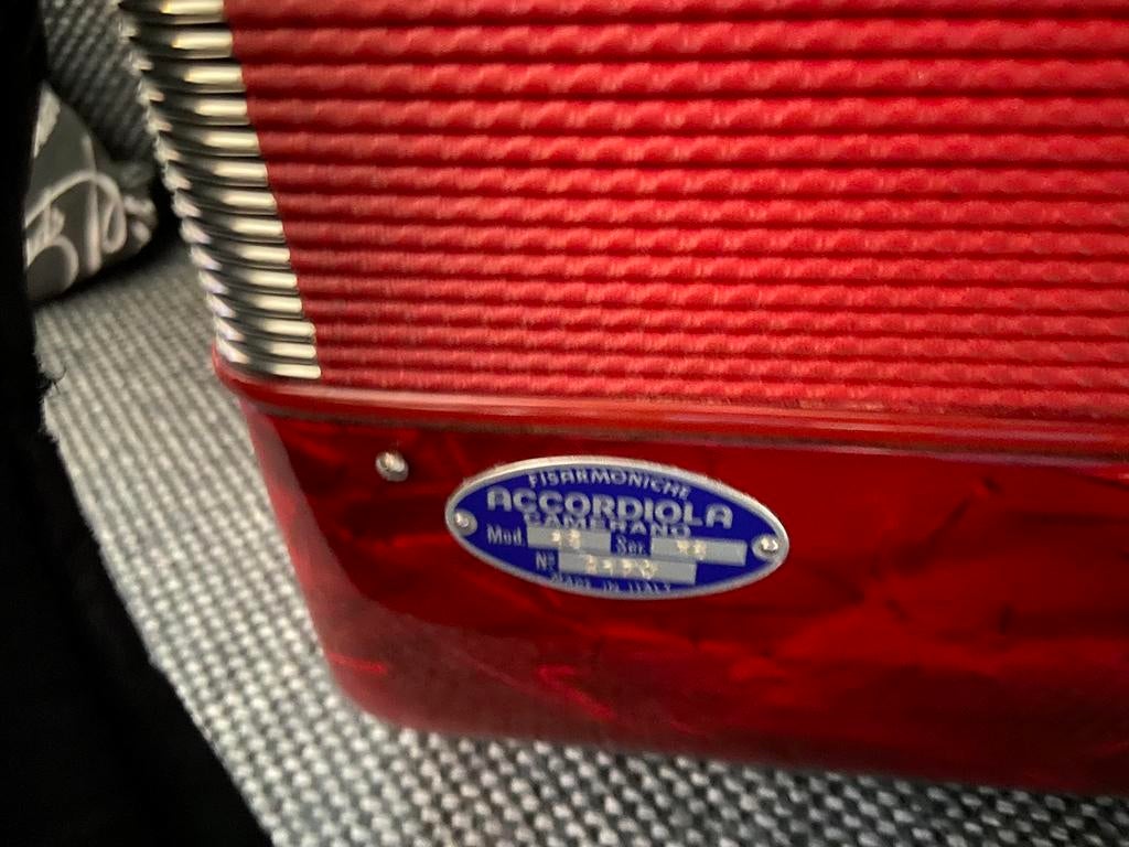 Accordiola Super Carmen-top, Muziek en Instrumenten, Accordeons, Met koffer, 120-bas, Toetsaccordeon, Ophalen of Verzenden