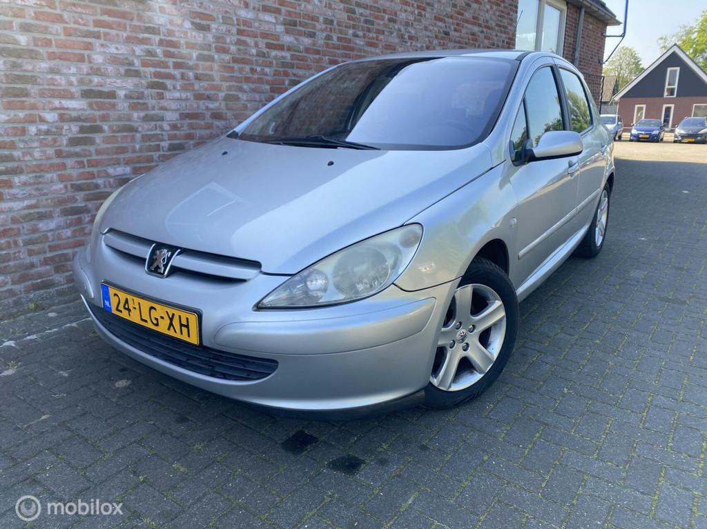 Peugeot 307 2.0-16V XSI, Auto's, Peugeot, 136 pk, Zwart, 4 cilinders, 1194 kg