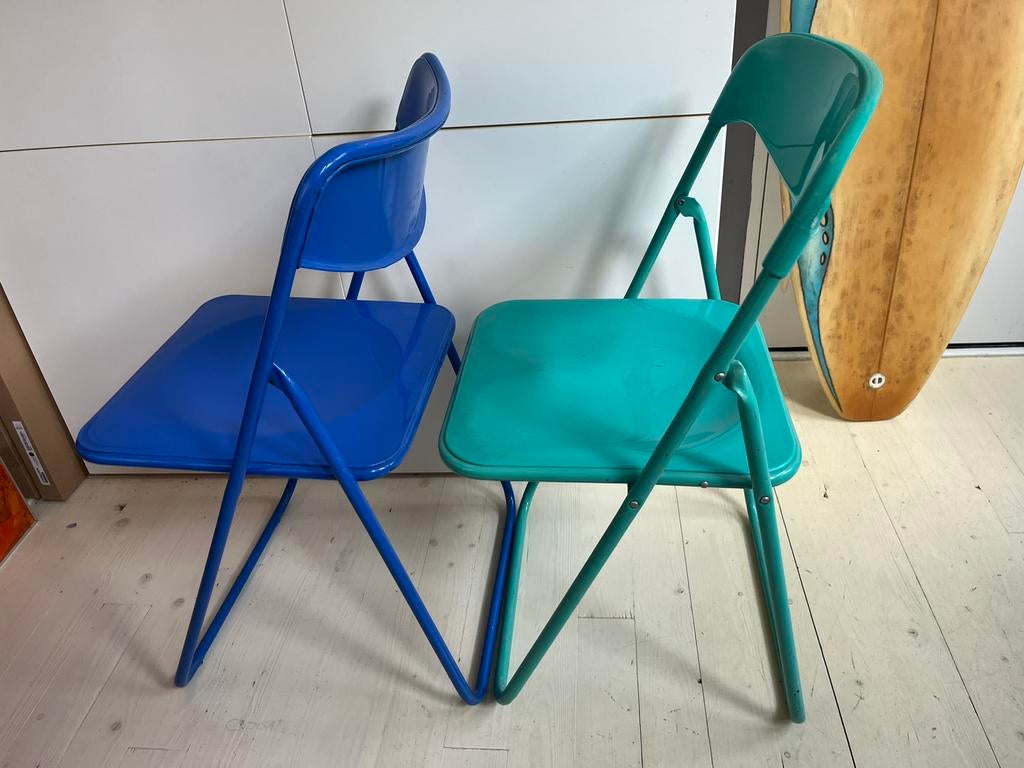 Twee vintage klapstoelen (1 van Ikea), Kunststof, Gebruikt, Twee, Blauw