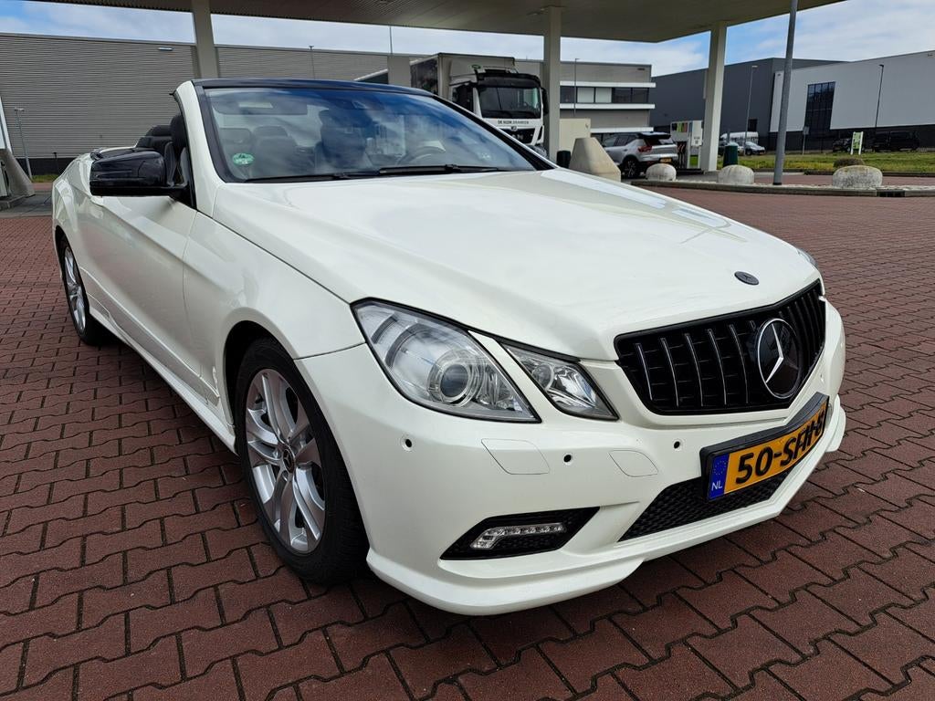 Mercedes e350 v6 cabriolet amg  night edition,parelmoerwit, Automaat, Achterwielaandrijving, Adaptive Cruise Control, Zwart