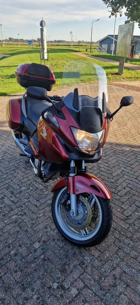 Te koop Honda Deauville (NT 700 VA), 700 cc, 2 cilinders, Cardan-aandrijving, Particulier