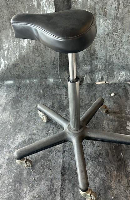 zadelkruk, kapperskruk, Ophalen, In hoogte verstelbaar, Zo goed als nieuw, Staal