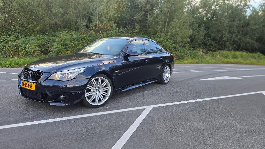 BMW 5-Serie 4.8 I 550 270KW AUT 2008 Zwart, Auto's, Automaat, Achterwielaandrijving, 4799 cc, Zwart