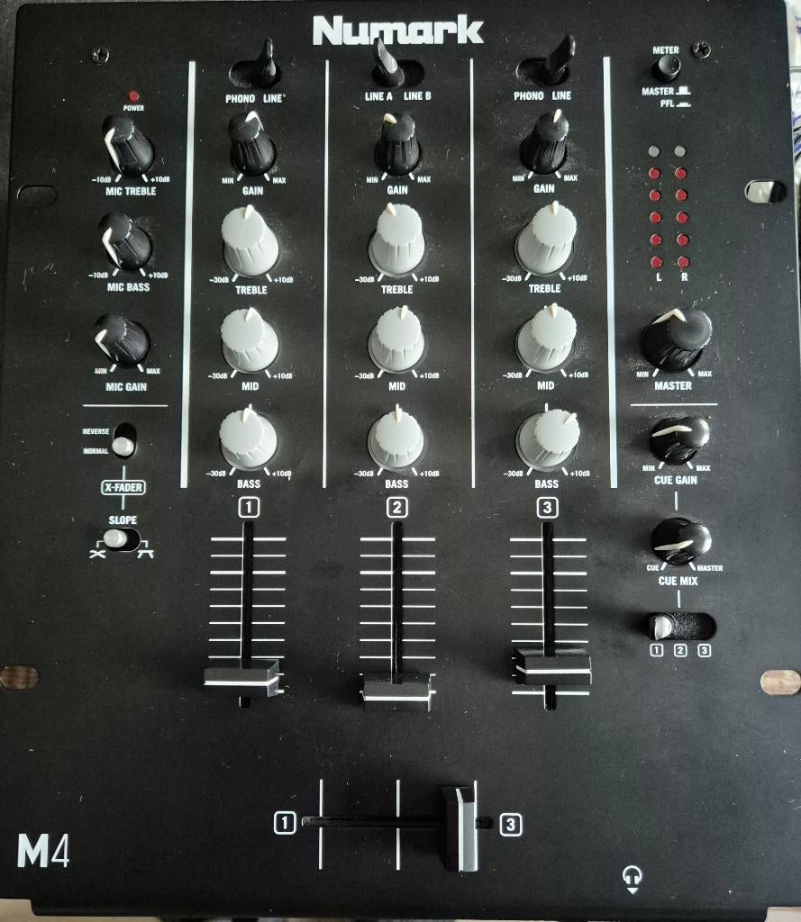 Numark M4, Muziek en Instrumenten, Mengpanelen, Ophalen of Verzenden, Zo goed als nieuw, Minder dan 5 kanalen
