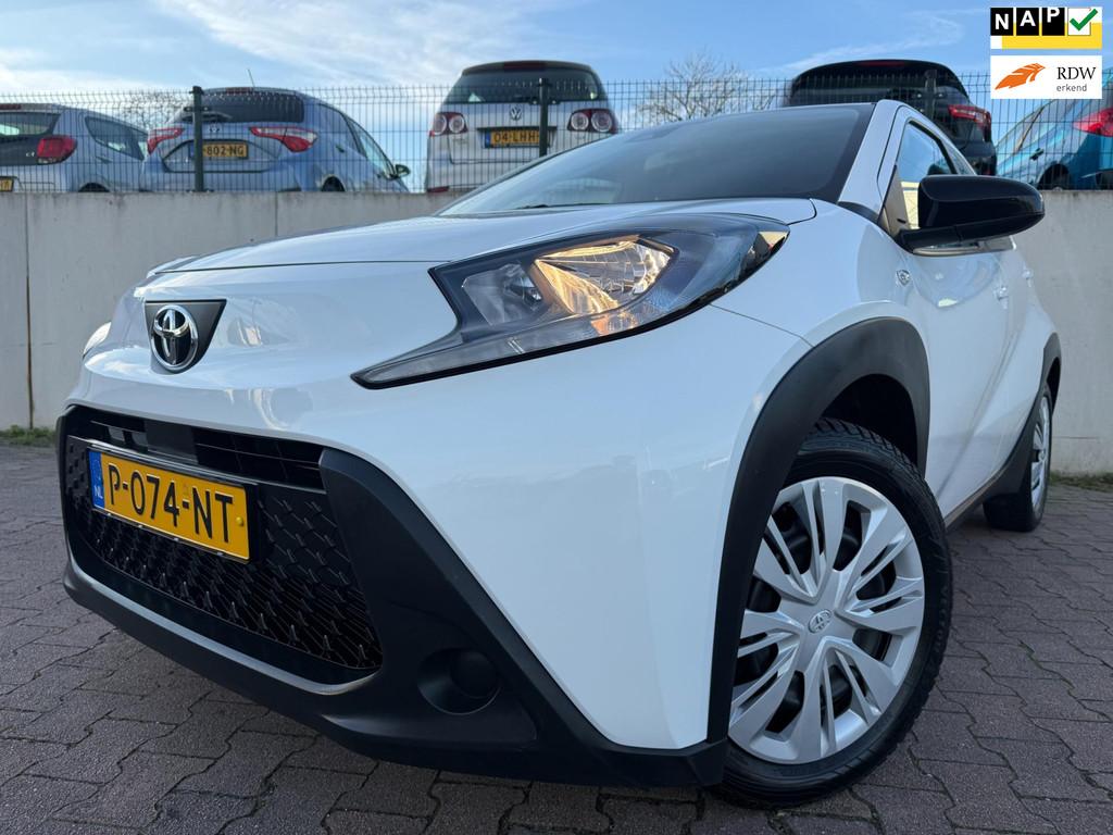 Toyota Aygo X 1.0 VVT-i MT Play/CARPLAY/CRUISE/NL AUTO/CAMER, Stof, Gebruikt, 920 kg, 4 stoelen