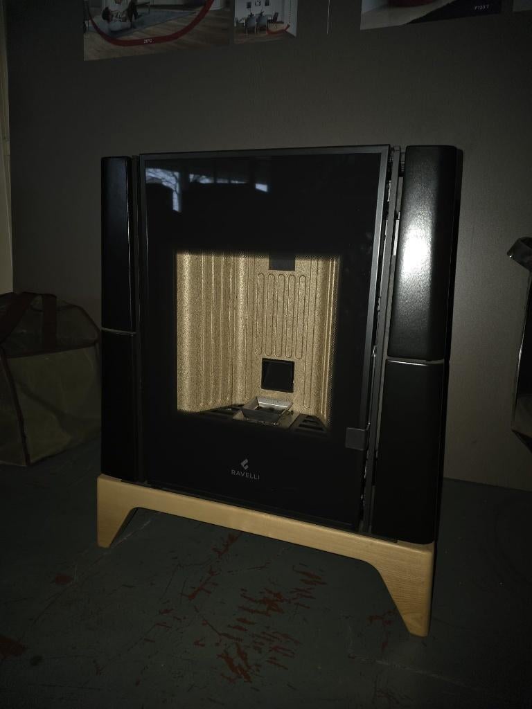 Ravelli Aria Pelletkachel met showroomkorting!, Overige brandstoffen, Nieuw, Ophalen of Verzenden, Pelletkachel