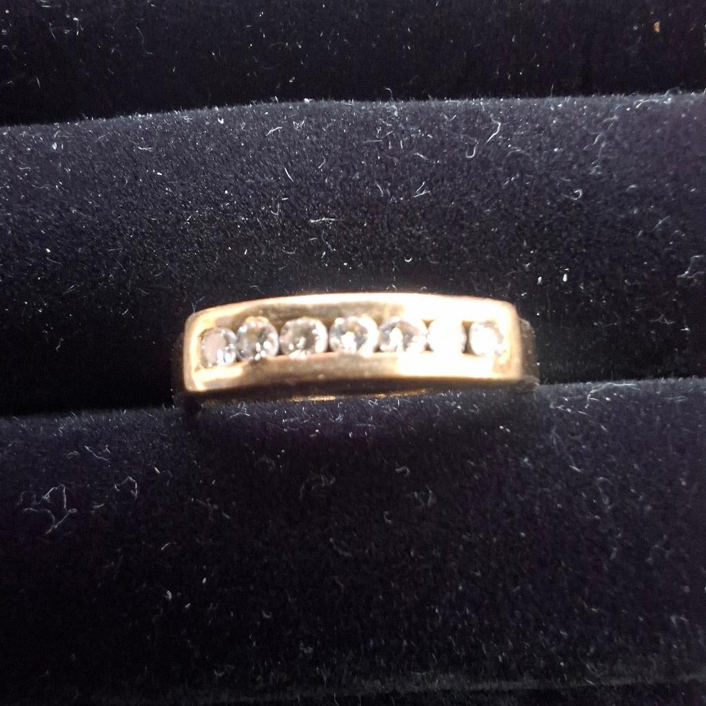 18 karaat gouden ring met 7 briljantjes, Sieraden, Tassen en Uiterlijk, Ringen, Ophalen of Verzenden, Met edelsteen, Dame, Goud