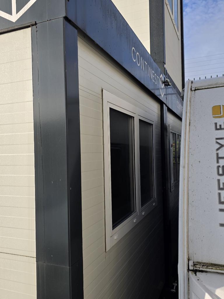 3 inklapbare continest containers + Wetcell (toilet/douche), Ophalen