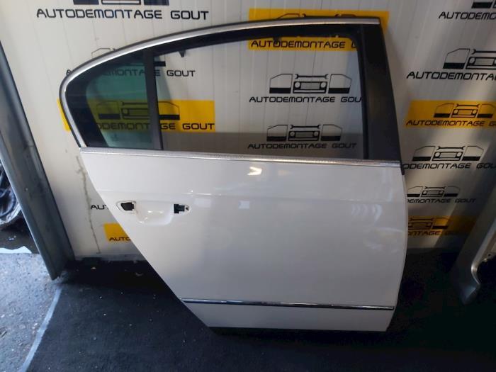 Portier 4Deurs rechts-achter van een Volkswagen Passat (LB9A, Gebruikt, Volkswagen, Deur