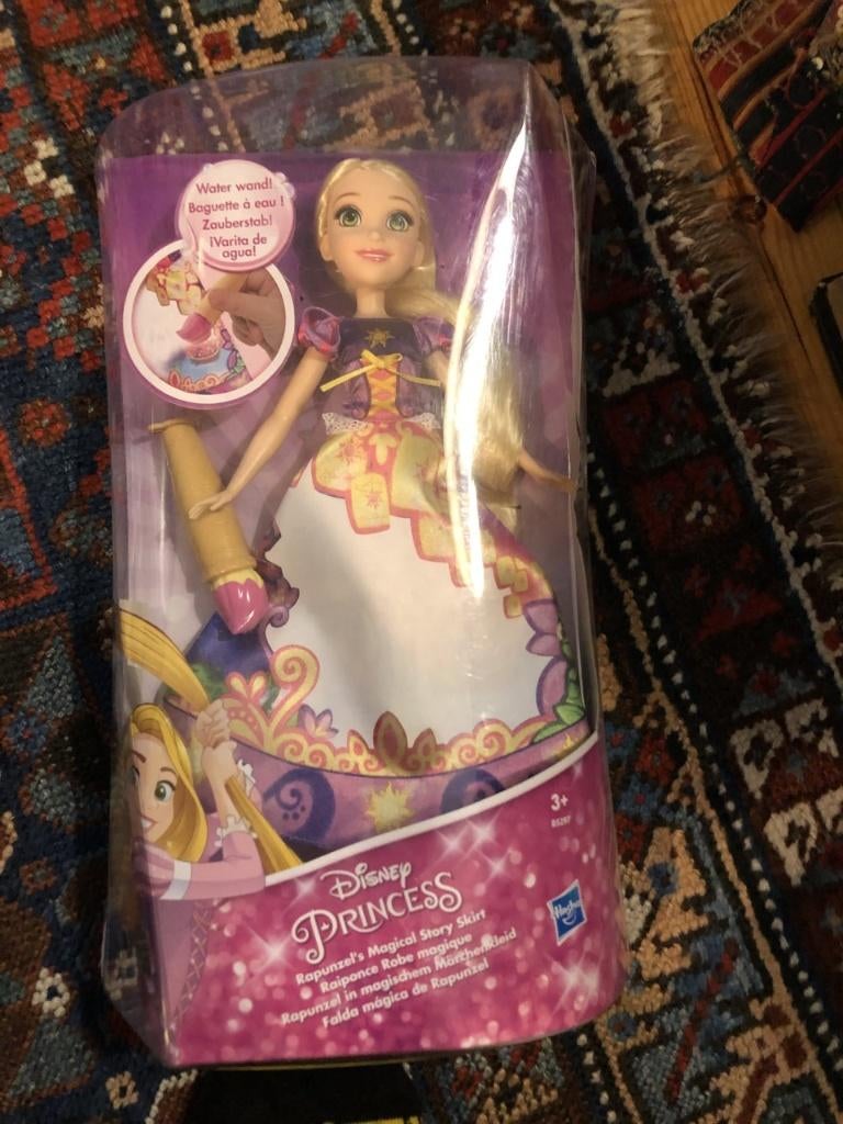 Disney princess ( rapunzel's magical story skirt) nieuw in v, Ophalen of Verzenden, Nieuw, Barbie