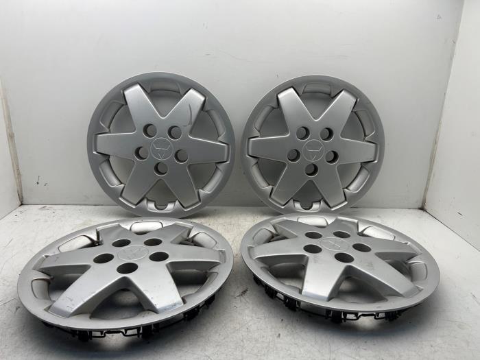 Wieldop set van een Mitsubishi Space Runner, Ophalen of Verzenden, 3 maanden garantie, Gebruikt, Personenwagen