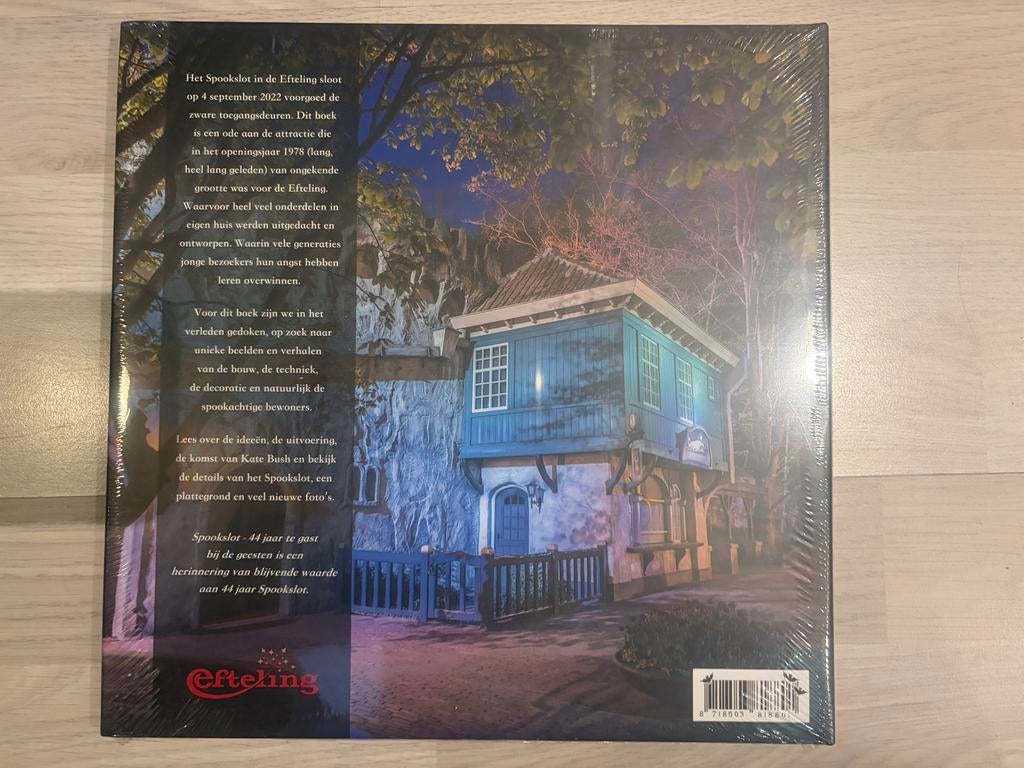 Spookslot boek (geseald) + spookslot pin, Ophalen of Verzenden, Nieuw, Button of Speldje