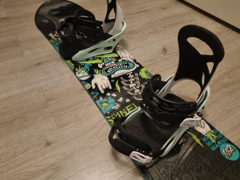 K2 VANDAL 132 SNOWBOARD + BURTON SMALLS BINDINGEN, Sport en Fitness, K2, Board, Ophalen of Verzenden, Zo goed als nieuw