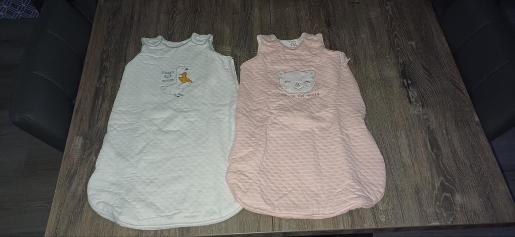 2 leuke slaapzakjes maat 60 van C&A, Ophalen of Verzenden, Gebruikt, Minder dan 70 cm, Slaapzak