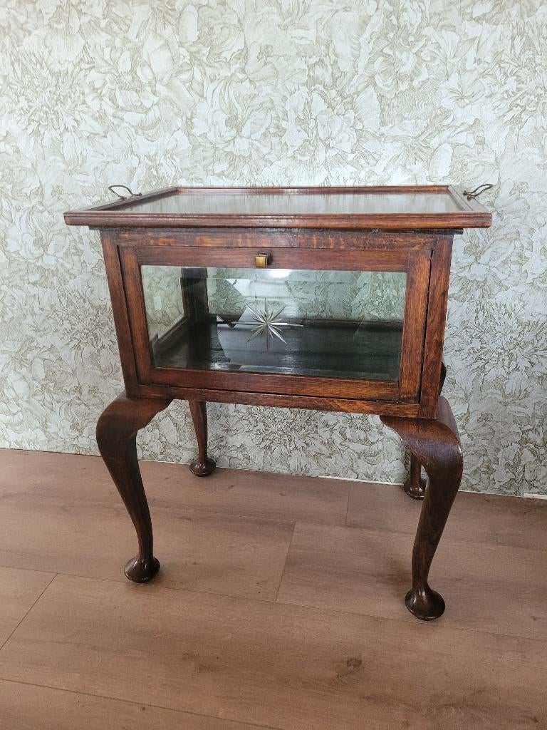 antiek theekastje met afneembaar dienblad, Ophalen