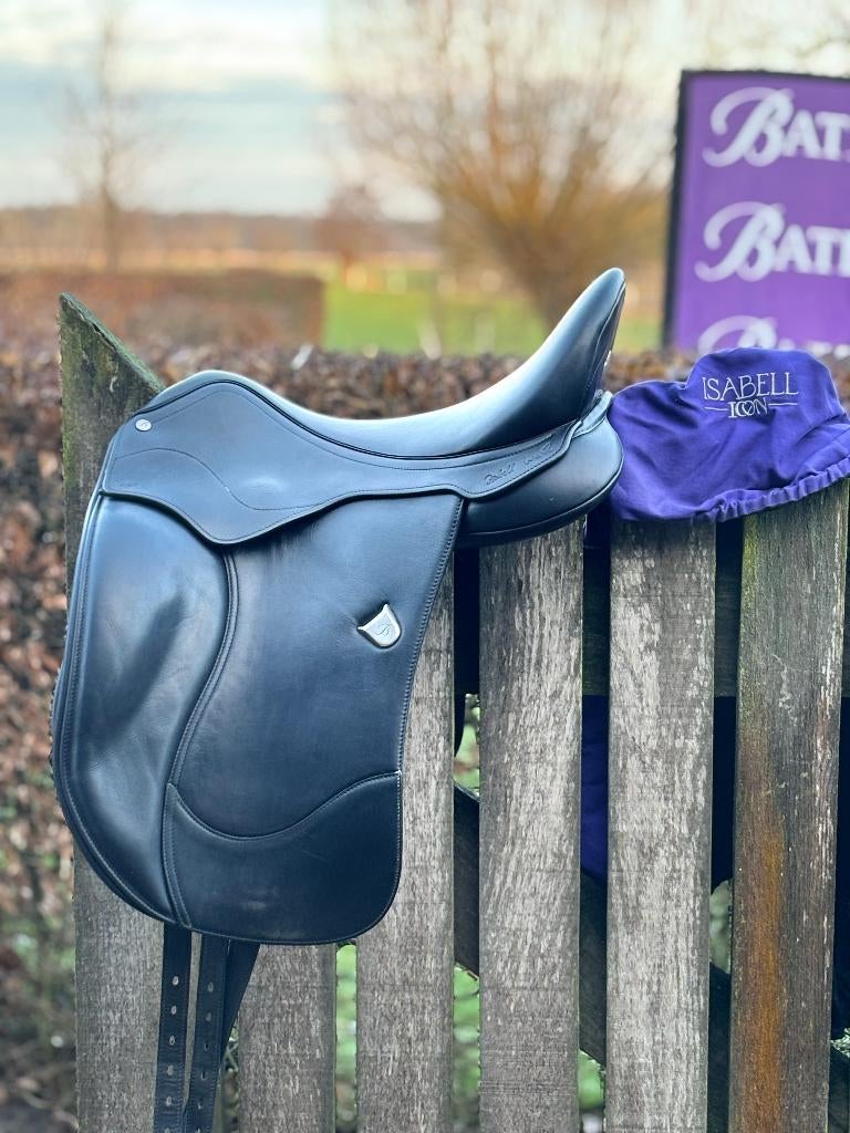 Wintec springzadel 17,5 inch., Dieren en Toebehoren, Paarden en Pony's | Zadels, Ophalen of Verzenden, Wintec, Info@paardenschuur.nl