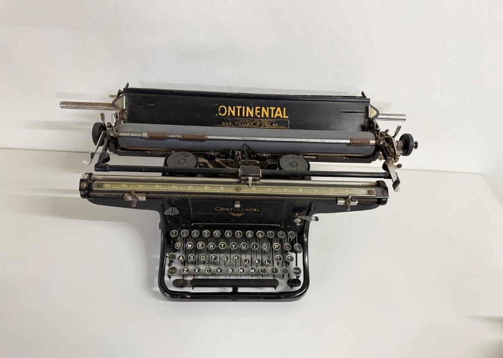 Continantal antieke typmachine zwart met goud opdruk vintage, Diversen, Typemachines, Ophalen of Verzenden, Gebruikt